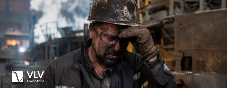 imagem de trabalhador em ambiente com insalubridade
