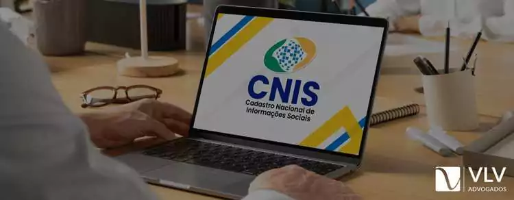 CNIS: o que é e como emitir Extrato de Contribuição? 1 imagem representando o acesso ao portal do CNIS