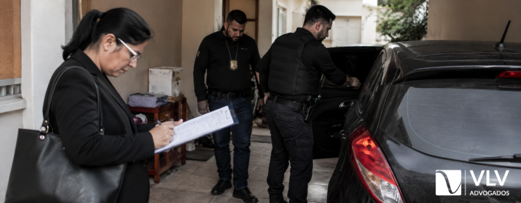 Gravidade do crime autoriza busca e apreensão? O que decidiu o TJ-MG 1 imagem representando polícia civil em mandado de busca e apreensão